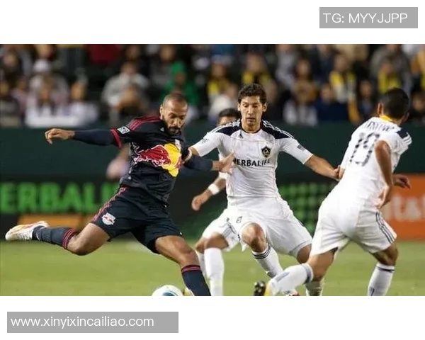 足球明星如何通过训练提升弹跳力成就惊人表现与精彩瞬间